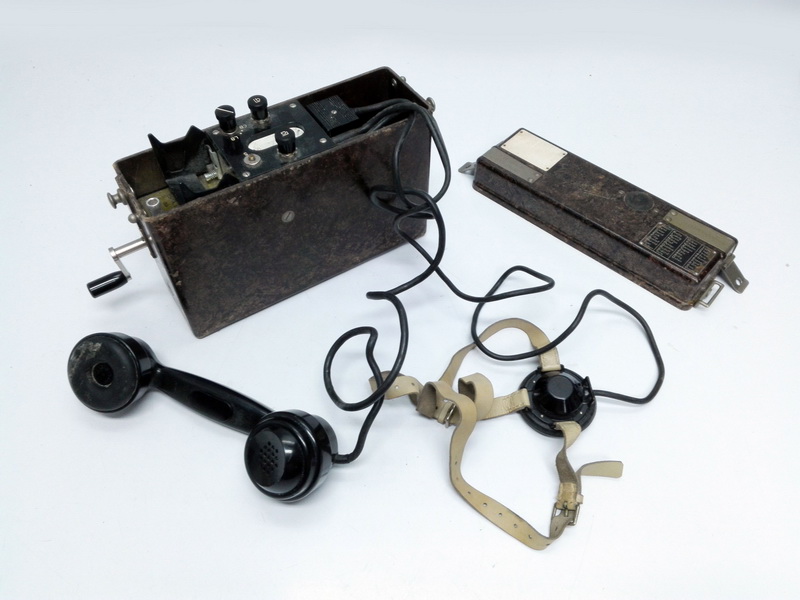 telefono campaña militar ericsson baquelita metal 19x26x8 1u